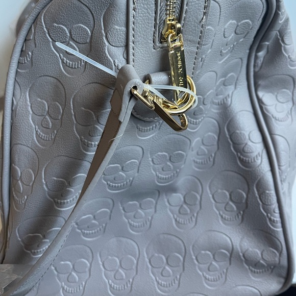 NEW Betsey Johnson SKULLS Weekender Dufflel - Halloween Gray Large Bag w tag - Picture 8 of 11
